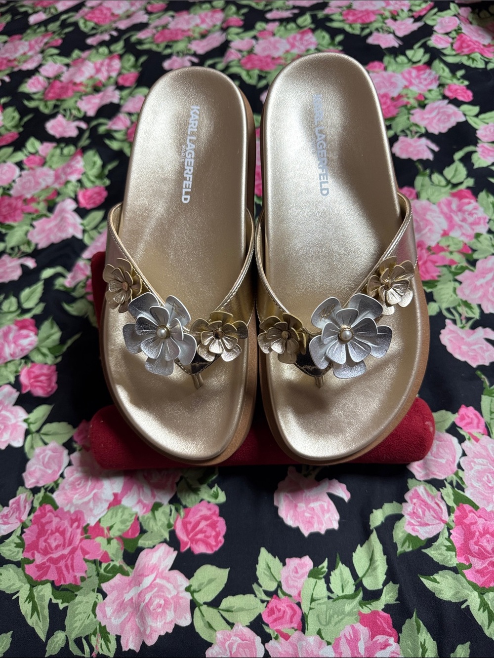 NEW Karl Lagerfeld Metallic Gold Floral Thong Sandals for Women